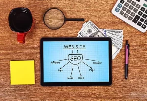 متخصص سئو کیست و چه نقشی در پروژه طراحی وب‌سایت دارد؟